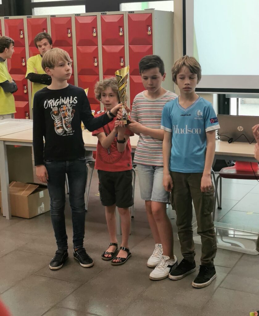 schaakclub De Mercatel in Gent wint Oost-Vlaams schoolschaak-kampioenschap